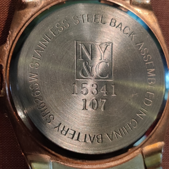 NY&C WATCH - Picture 3 of 4